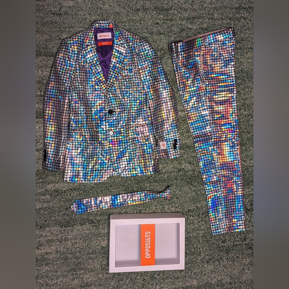 OppoSuits Discoballer silver/iridescent suit. Size 10 Youth. Shiny! Never worn!
